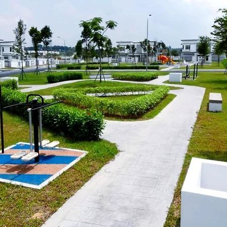 Johor Desaru Beach Bungalow Villas Kangkar Chemaran エクステリア 写真